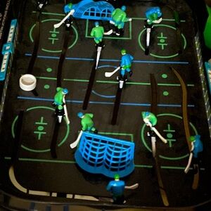 Mini tabletop hockey